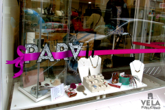 PARA-TI_vinilo-escaparate_02
